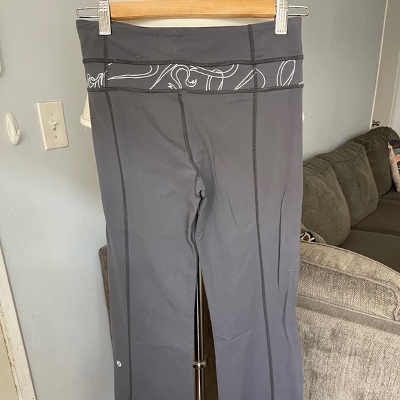 lululemon athletica Gray Groove Low-Rise Flard Pant - Picture 2 of 2